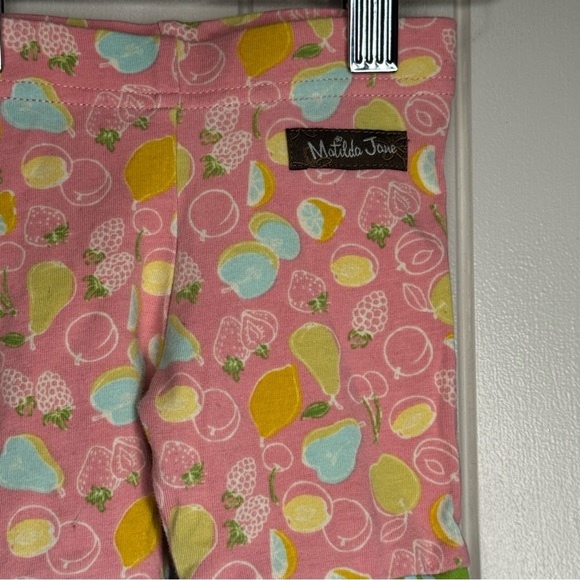 Matilda Jane Happy Go Lucky
Scallop Leggings 12 mo - Picture 4 of 9